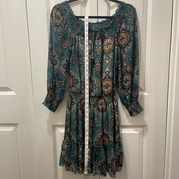 Dress - Picture 2 of 7